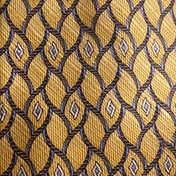 Meeting Street Handmade Silk Tie - Picture 2 of 3